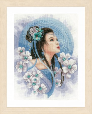 LAN. Zählmusterpackung Asiatische Frau in Blau 30x41cm